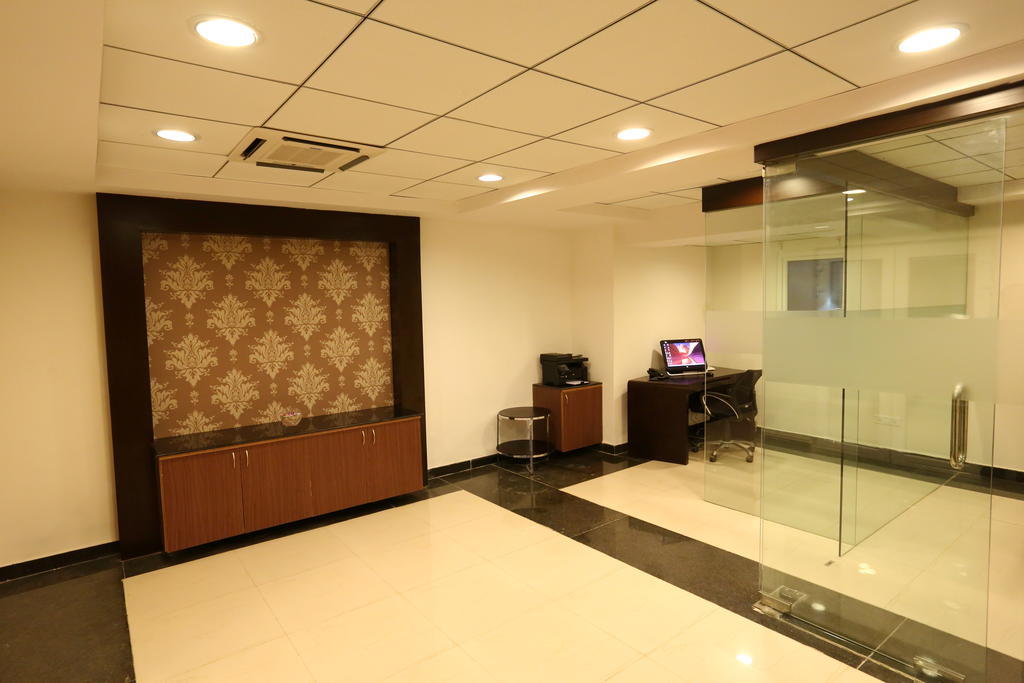Crest Executive Suites, Whitefield Bangalore Zimmer foto